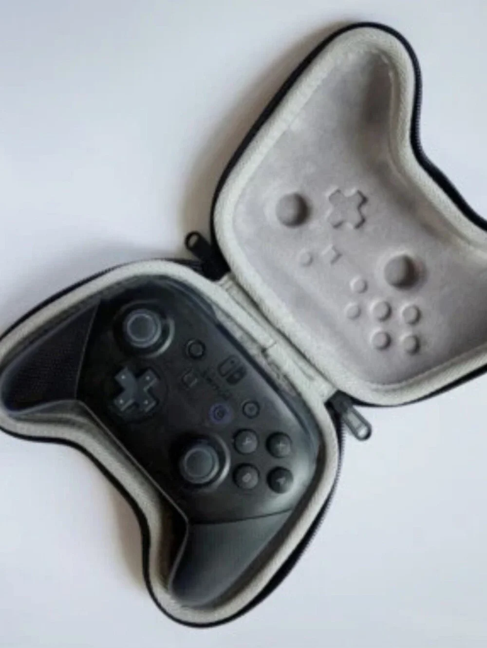 NWT StorageShell Carry Case For Nintendo Switch Pro 21 Controller - Picture 3 of 3